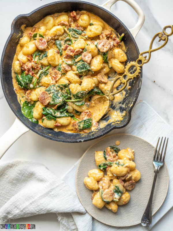 Gnocchi z chorizo i szpinakiem