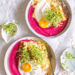 śniadanie z burakami i halloumi
