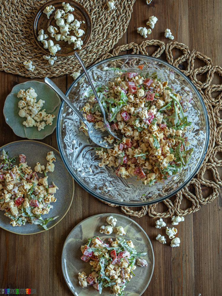 sałatka z popcornem
